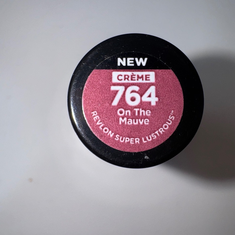 Revlon Lipstick Women 0.15oz On The Mauve 764 Super Lustrous Creme Pink New
